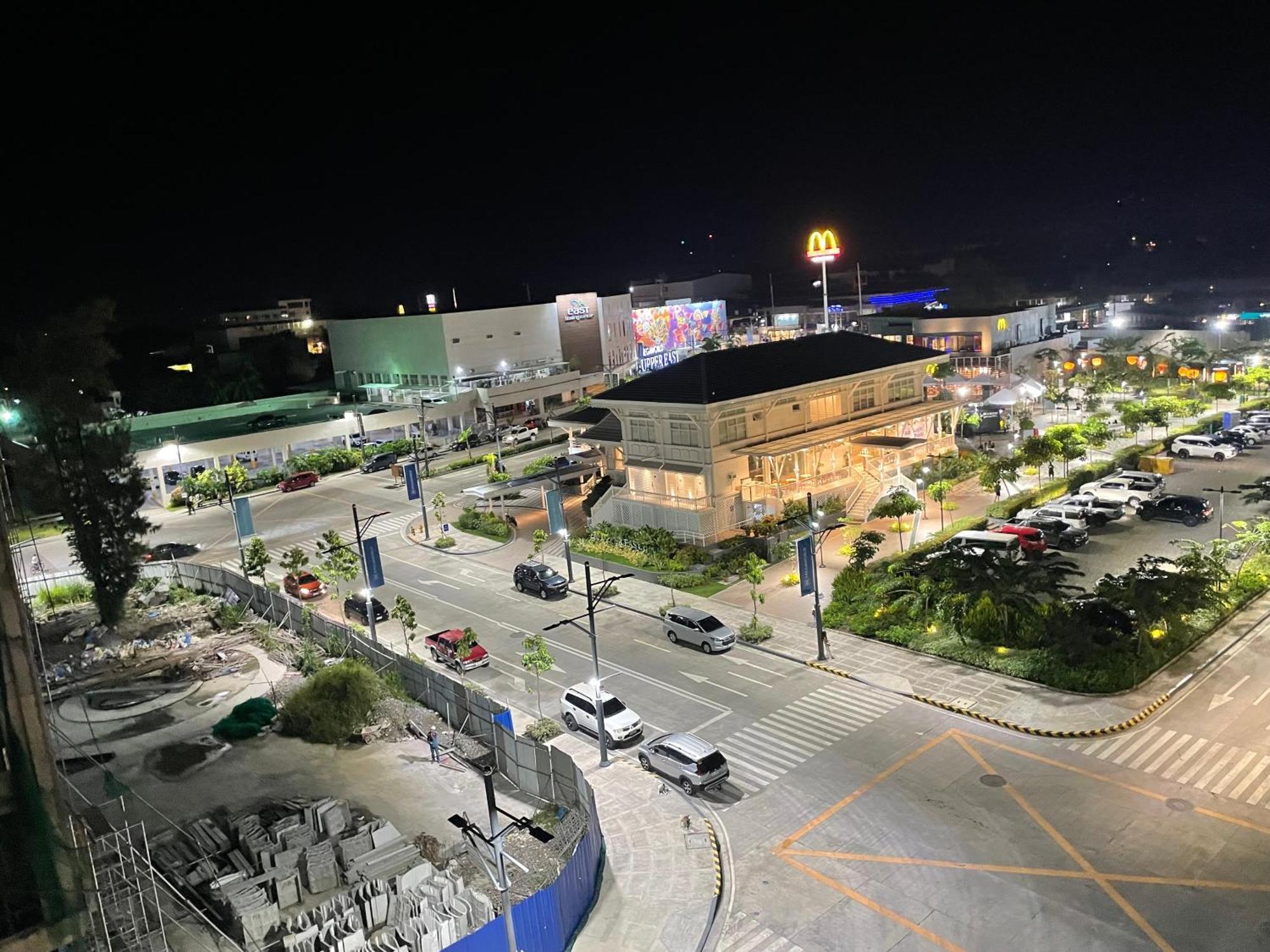 Condo Home With Fast Wifi In Bacolod City Εξωτερικό φωτογραφία
